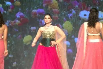 Beautiful Bollywood Actress Ameesha Patel on walks on Ramp for IIJW