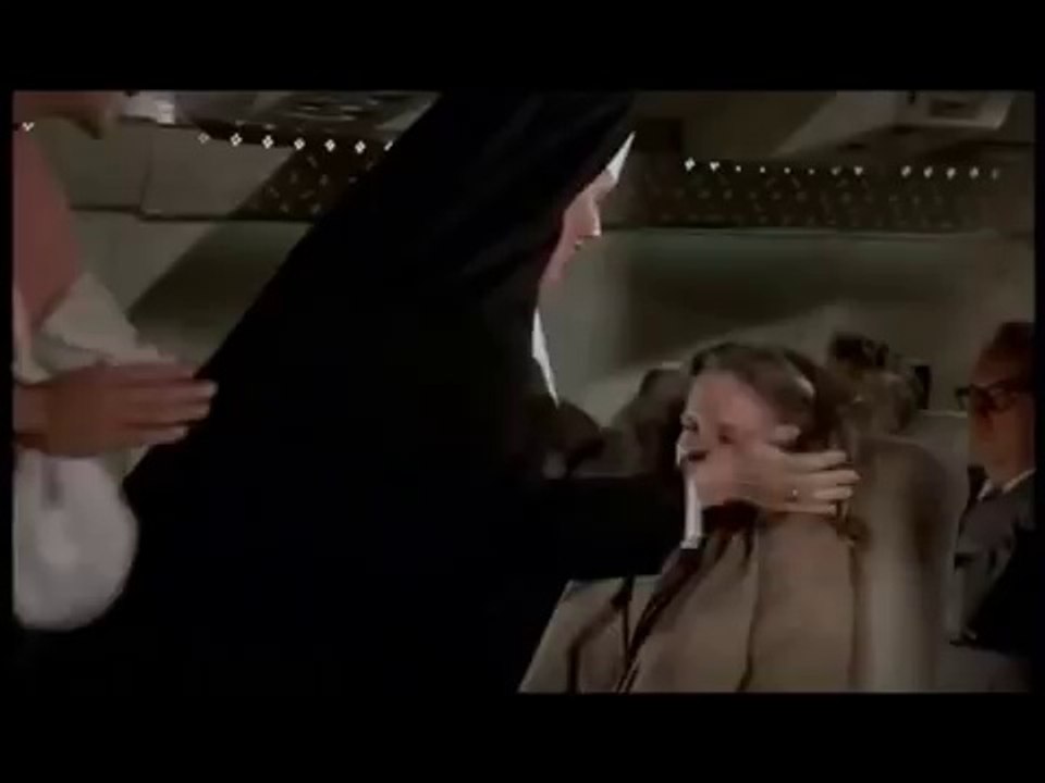 En phase d'atterrissage, le pilote perd sa prothèse de bras