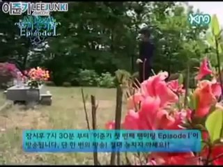 Lee JoonGi 이준기 イ・ジュンギ 李準基 visits the grave of his grandmother