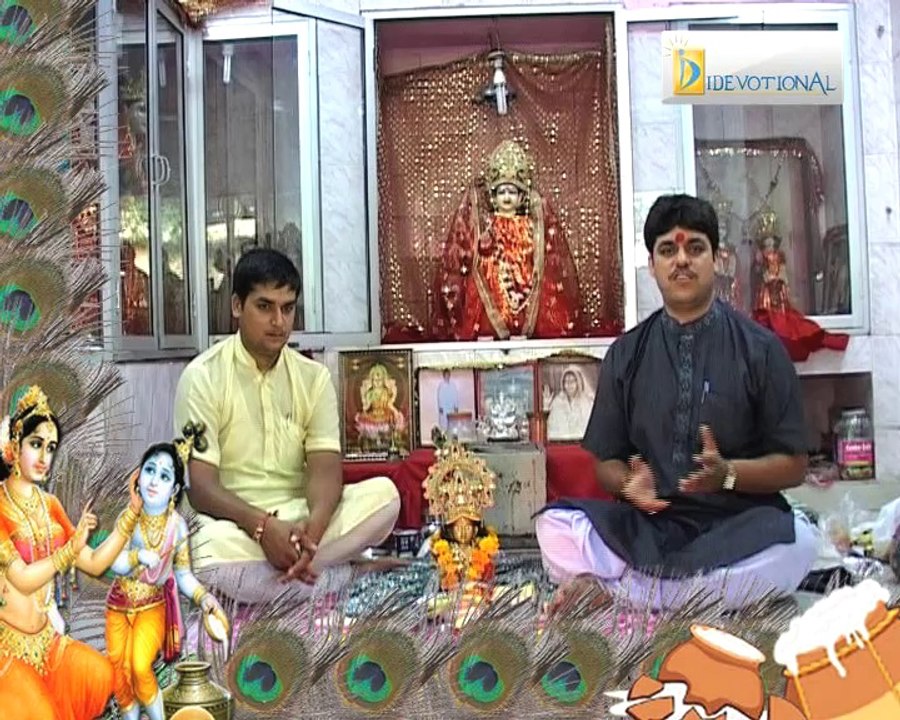 Learn the Mantra that can bring Prosperity this Janmashtami