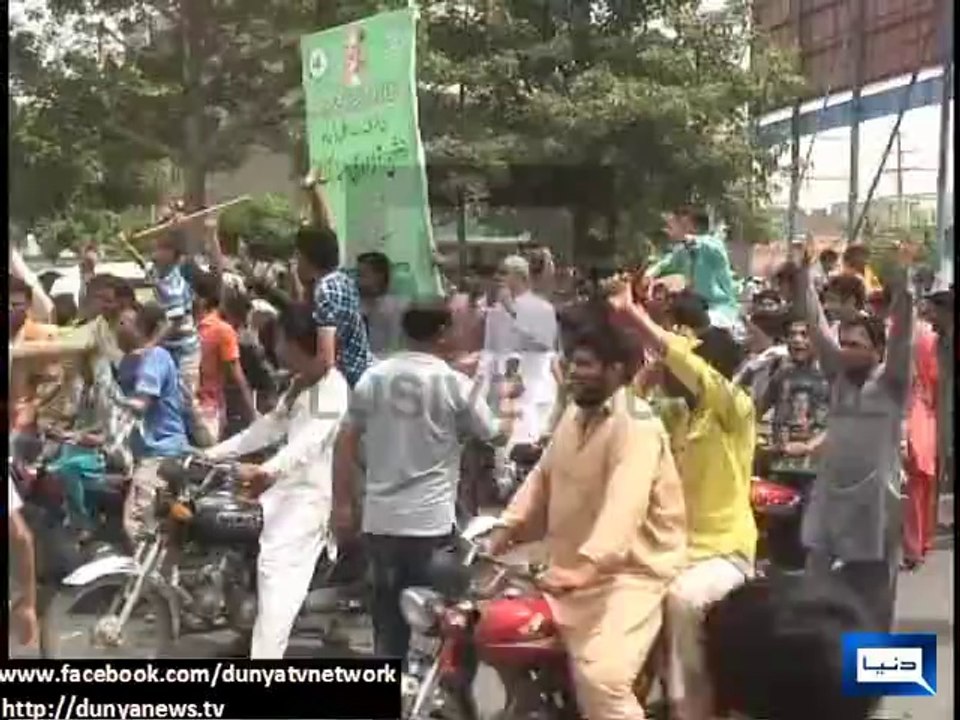 PML= N  Ke Pomi Butt ka PTI ke Azadi March par Hamla =15.08.2014