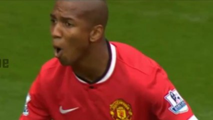 Que mira! Passarinho defeca na boca de jogador inglês