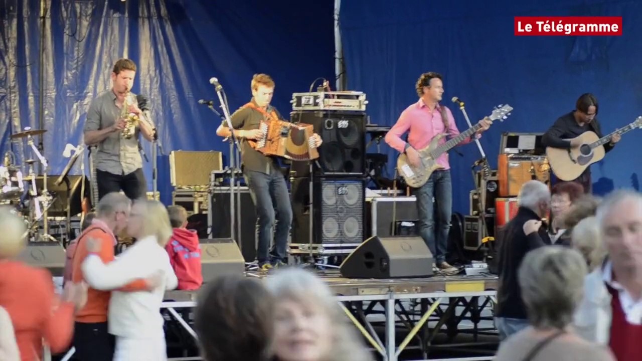 Pont-l'Abbé. Sonerien Du : 1.300 danseurs au fest-noz des Carmes