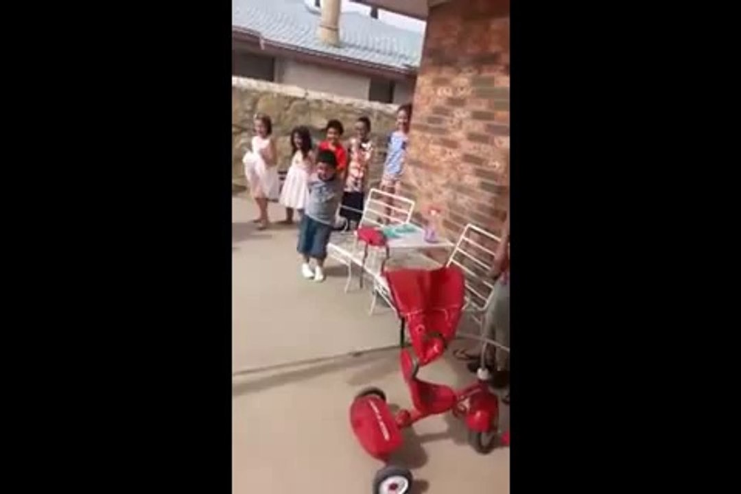 When shit gets real 5 yeard old vs Mickey Mouse