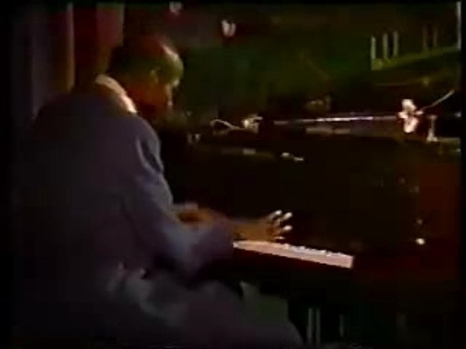 Benny Carter  When lights are Low