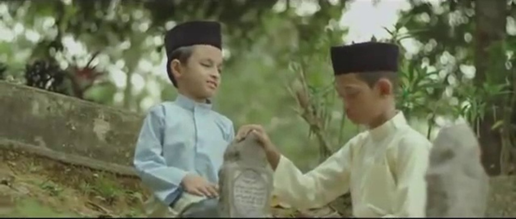 After watching the video, which will surely cry. Mother ... Mom is.ایسی ویڈیو جس کو دیکھنے کے بعد ضرور آپ رو  گے ۔ ماں ۔۔۔  ماں ہوتی ہے۔