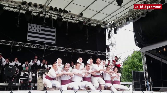 Guingamp. Saint-Loup. Auray ouvre le concours de danse bretonne