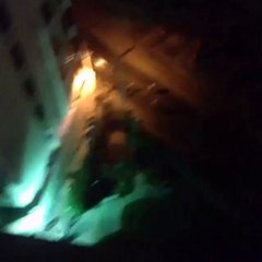 Encapuchados tira cohetones hacia la alcaldía , La policía y la guardia en el lugar. Aragua 27-03-14 10pm