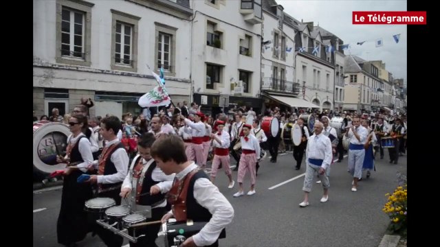 Concarneau. Les Filets Bleus : le triomphe des sonneurs, un triomphe forcément