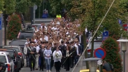 March of silence one month after MH17 passengers killed in eastern Ukraine