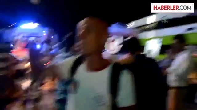 Yolcu feribotu fırtınaya yakalandı -