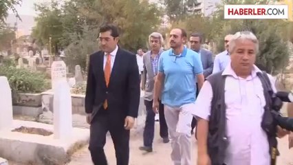 CHP heyeti Elçi ve Doğan'ın mezarını ziyaret etti -