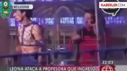 Sirkteki Aslan Kadını Başından Yakaladı