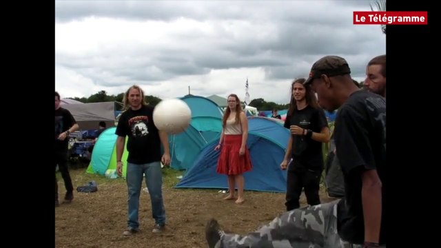 Saint-Nolff. Motocultor : un terrain de volley improvisé