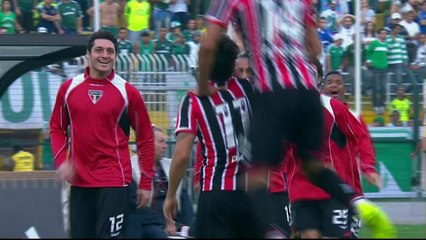 São Paulo derrota o Palmeiras no Pacaembu