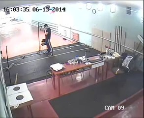 Silahla şaka yaparken antrenörünü öldürdü