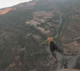 BASE Jumping Landing into trees