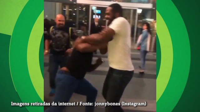 Jon Jones encontra Mike Tyson e tem até 'luta de boxe'