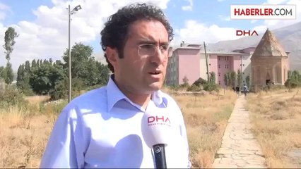 Halime Hatun Kümbeti'nın Silüetini Bozdular