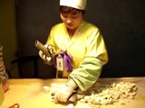 Traditional Korean Candy Cutter Will Mesmerize You