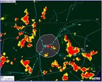 Images radar d'avions évitants les zones orageuses pour atterrir