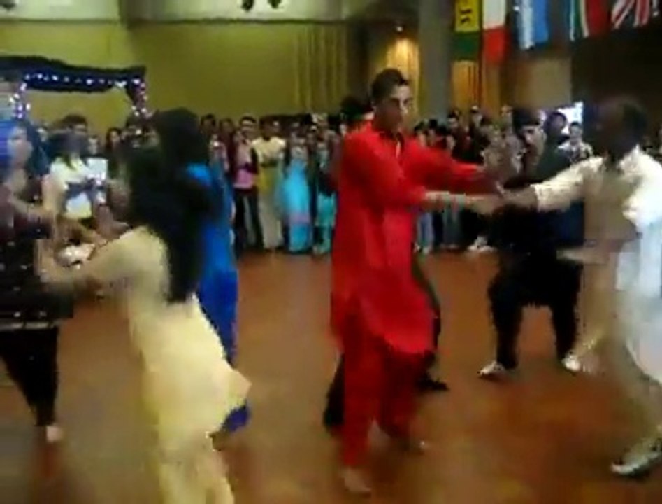 Latest Mehndi Dance Practice