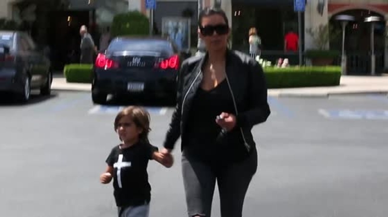 Kim Kardashian liebt ihre Rolle als Tante