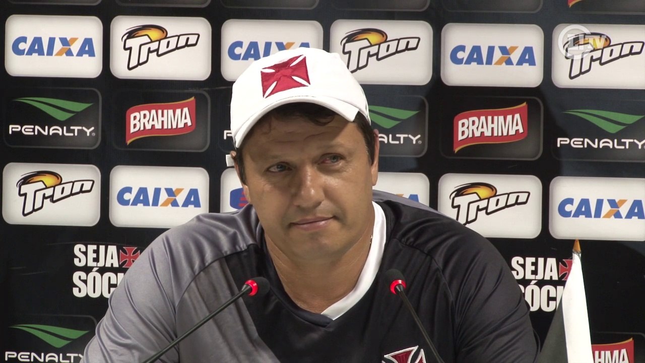 Adilson Batista dá show de bom humor no Vasco