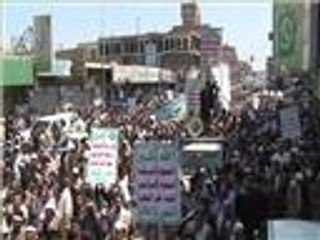 مسيرة لأنصار الحوثي بصنعاء تطالب بإسقاط الحكومة