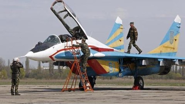 Ukraine says rebels shot down fighter jet