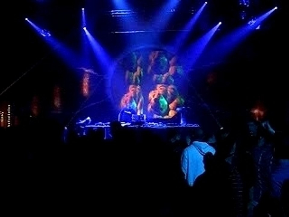 EarthQuake par FireProd au Dock Eiffel