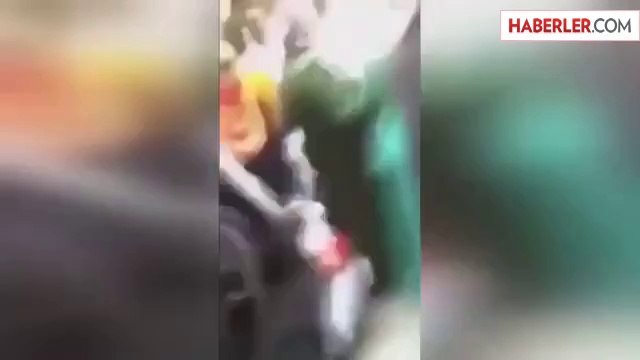 Filistinli Kız İsrail Polisine Haddini Bildirdi