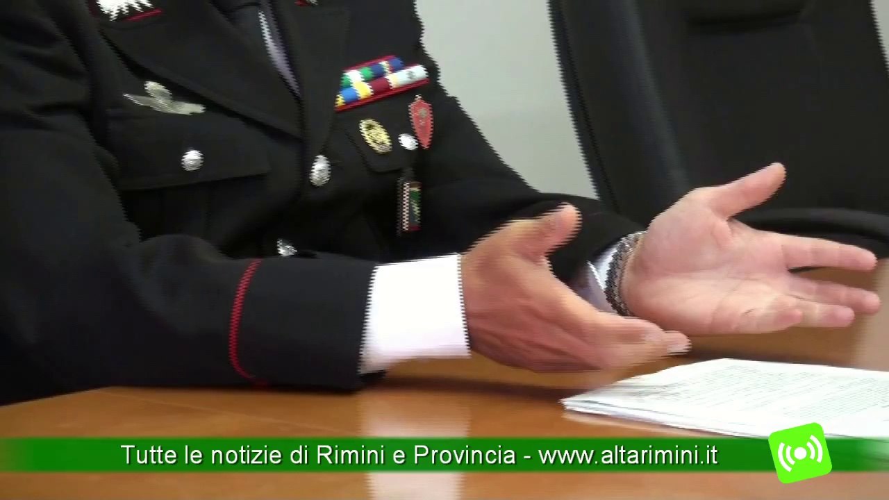 "Voglio i soldi dell'eredità": minaccia compagno della madre, nei guai 24enne