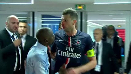 Violent fight between soccer players : Brandão VS Thiago Motta