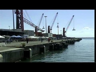 Salerno - Ondata di sbarchi: altri 700 immigrati dalla Sicilia -live 1- (18.08.14)