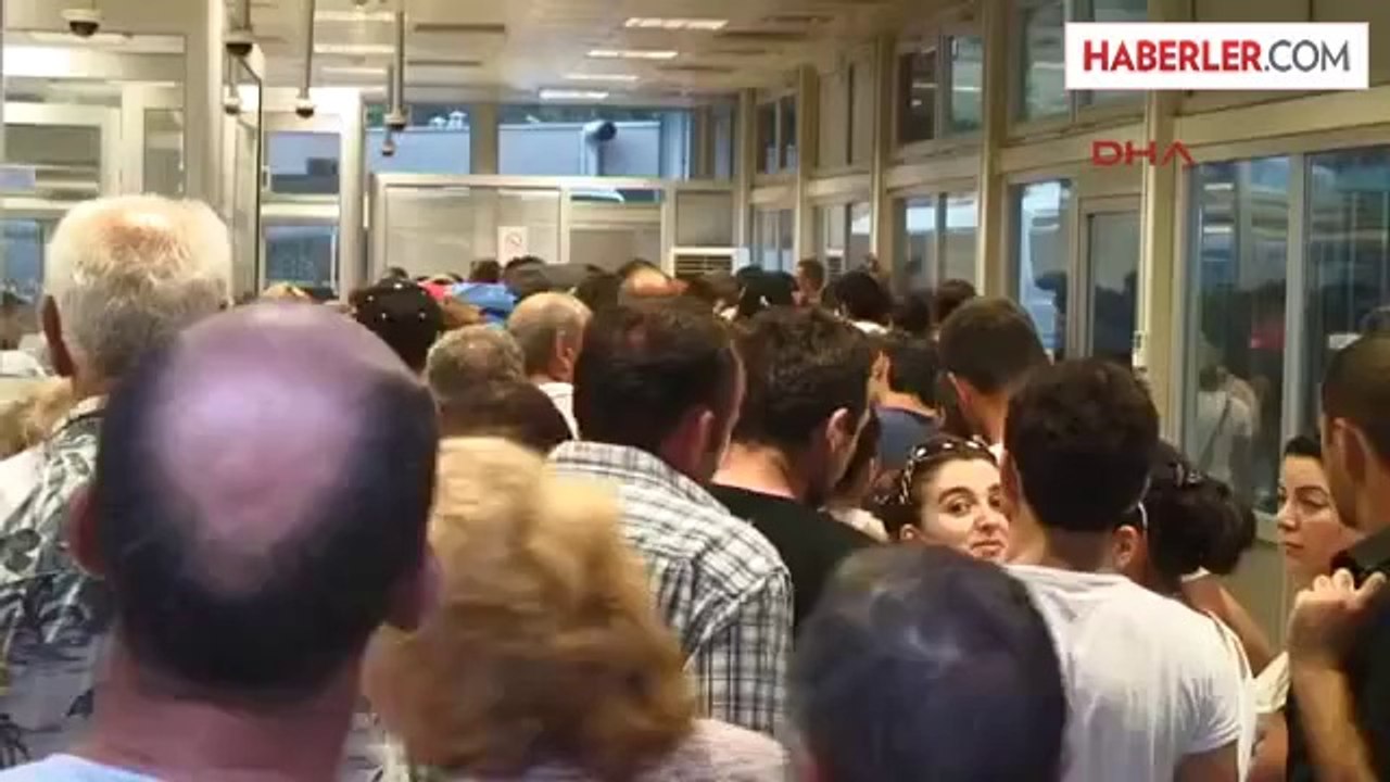 Günlük Geçiş Rakamı 28 Bini Aştı, Sarp Sınır Kapısı Kilitlendi