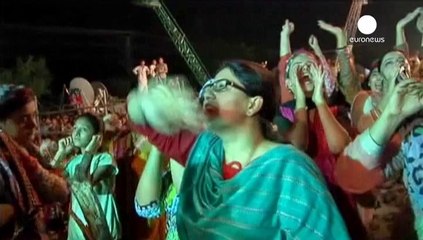 Verso la "Zona Rossa". Manifestanti contro governo a Islamabad