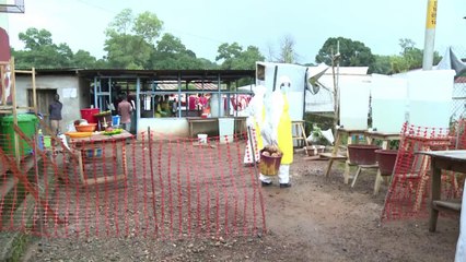 Ebola-Epidemie -  Helfer riskieren ihr Leben