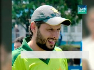 Imran Khan calls Living Legends to join today's peaceful protest