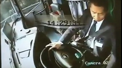 Direksiyon başında telefonla oynamanın sonu