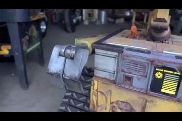 Making a Real Life-Size Wall-E Robot (Geek Week!)