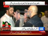 Aslam Raisani In Azadi March Stopping Protesters To Do Long March