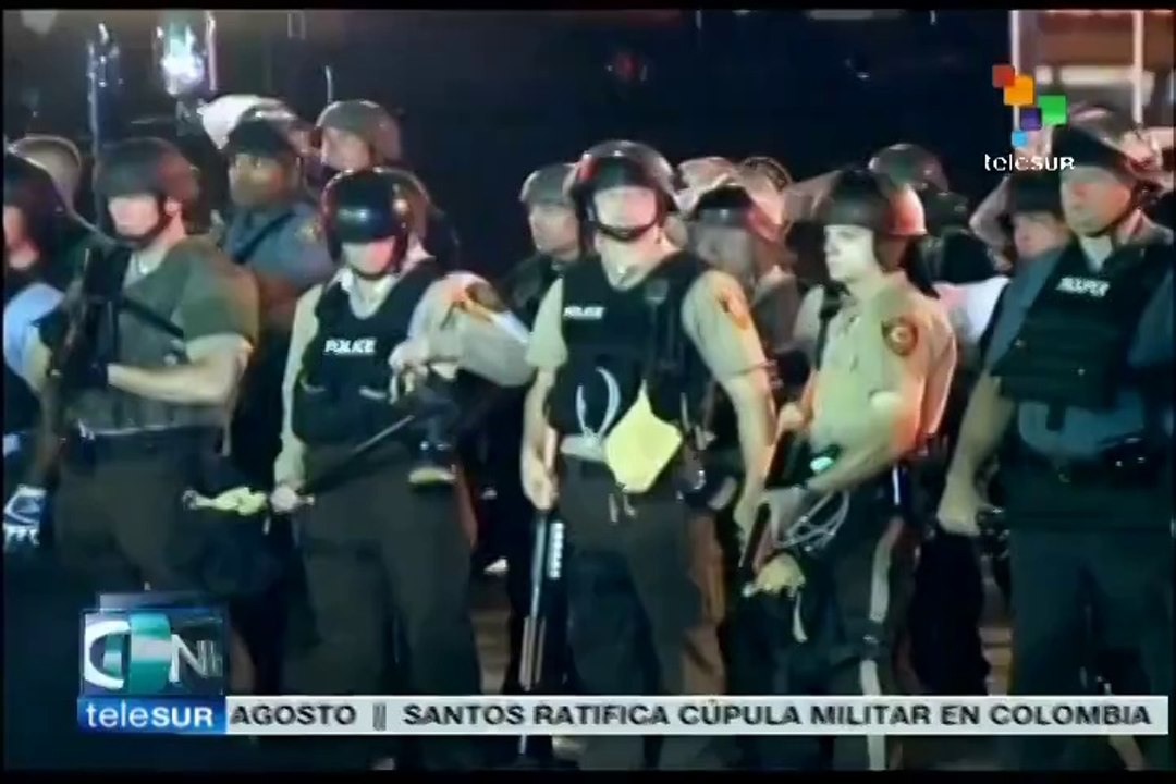 EE.UU.: represión policial en Ferguson deja dos heridos y 30 detenidos