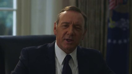 Kevin Spacey passa trote como Bill Clinton
