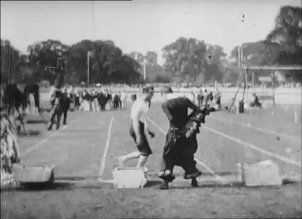 07 Comic costume race Robert W Paul, 1896