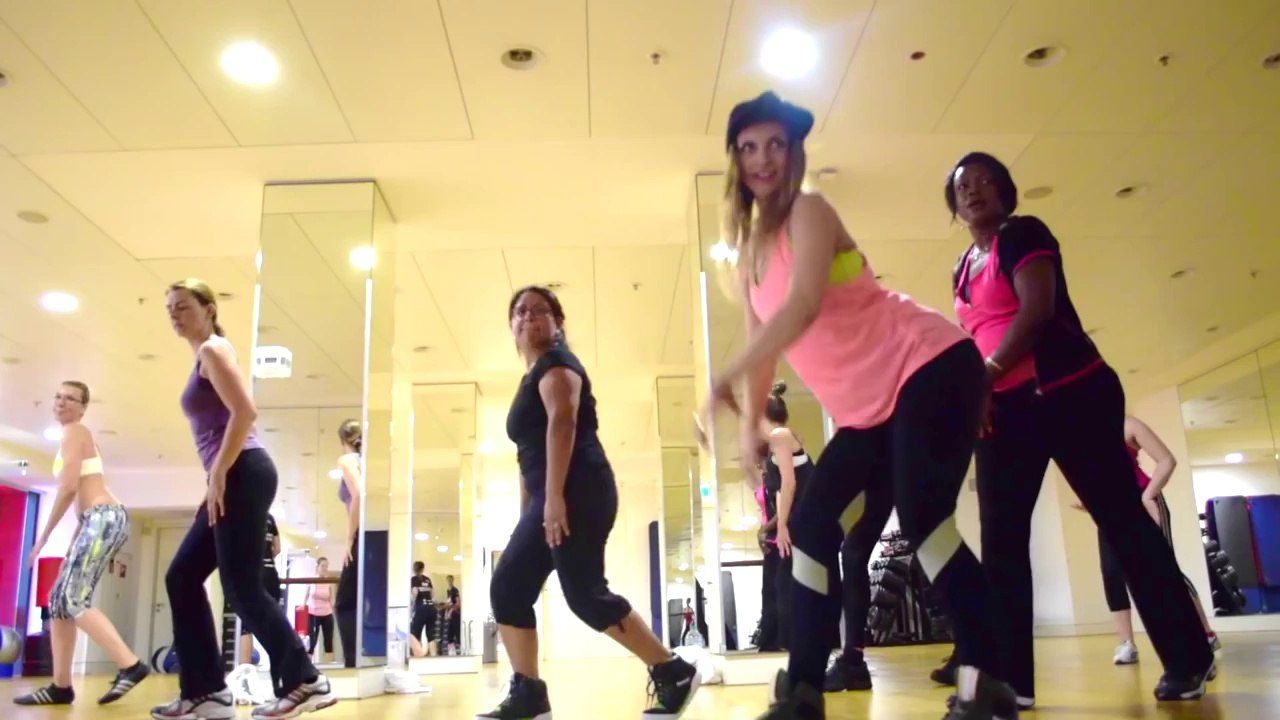 In_class_with_Antonia_-_Performing_Problem_with_some_lovely_students Zumba