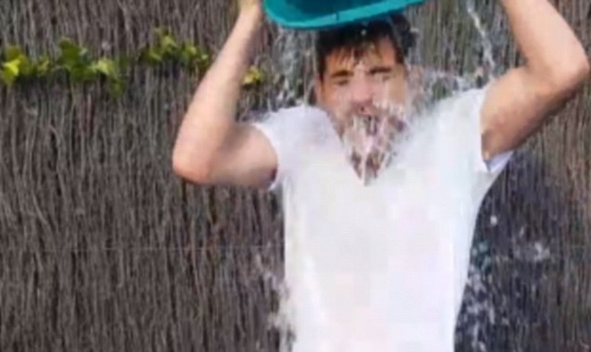 Iker Casillas Takes On The ALS 'Ice Bucket Challenge' ! Nominates Gareth Bale !