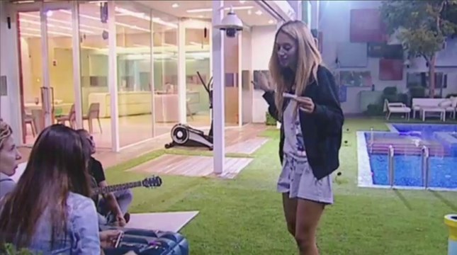 אחי על לינור בא לי לפרק אותה ועוד...