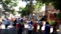 Represión de la GNB contra la marcha pacífica del 12-04-14 en la Av. Las Acacias de Bello Monte