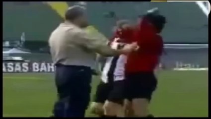 The funniest referee of all time - Funny football moments